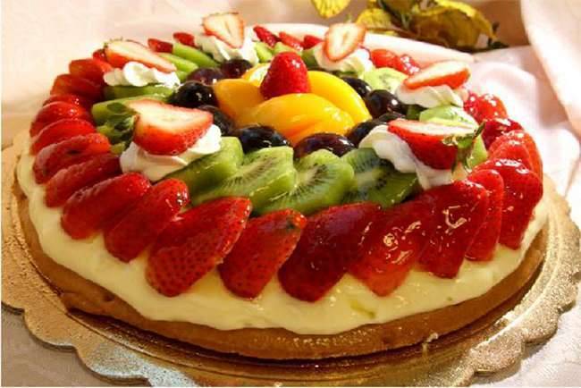 Торт со сметанным кремом и фруктами: ингредиенты, рецепт, советы по приготовлению