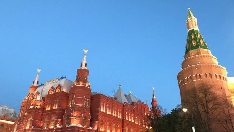 В Кремле заявили, что РФ обеспечивает свою безопасность вне гонки вооружений