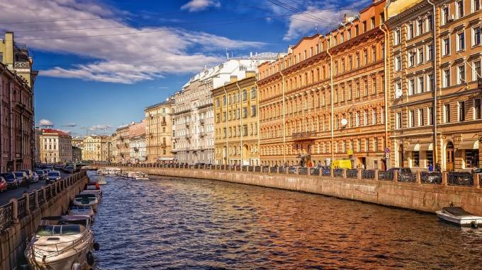 Туристы оплатят ремонт 255 зданий в центре Петербурга