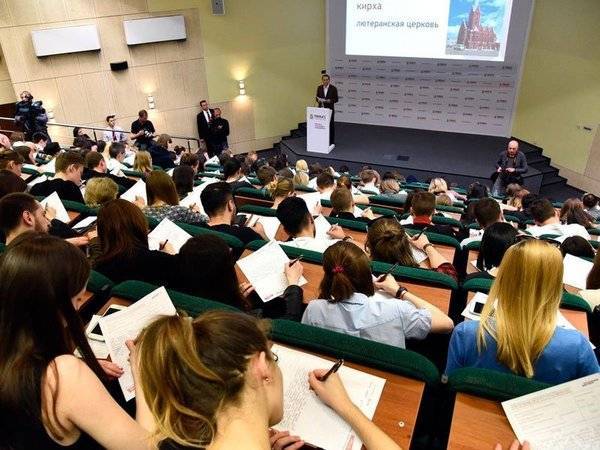Росмолодежь потратит 3 млн рублей на лекции о фейковых новостях и манипуляцию в интернете