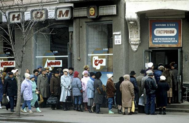 «Метания и конвульсии»: как реформы Горбачева развалили СССР