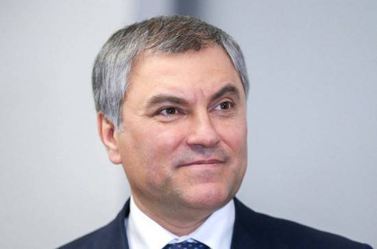 Володин поздравил Матвиенко с избранием на пост спикера Совета Федерации