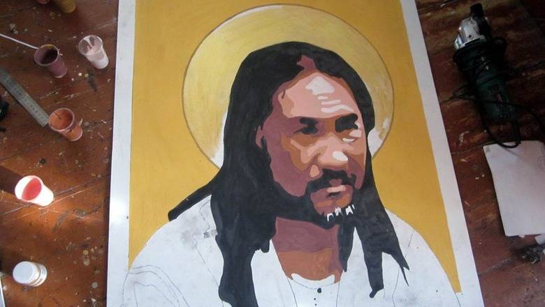 Портрет якутского шамана пишет новосибирский художник