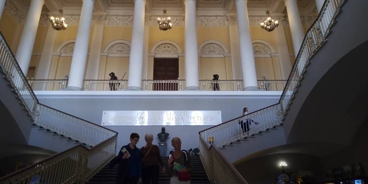 Современные художники дополнят классические музеи Петербурга