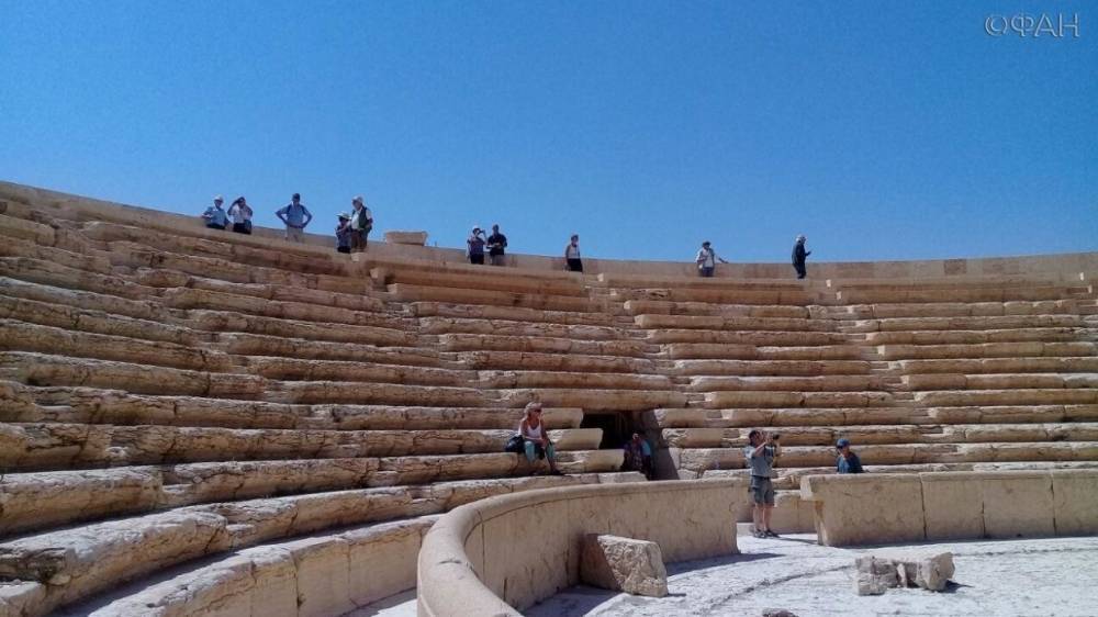 Французские туристы побывали в древнем городе Пальмира