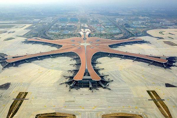 В Китае открылся крупнейший в мире аэропорт Дасин