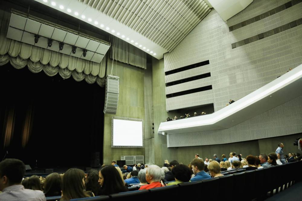 В Пыталово и Невеле оборудуют два виртуальных концертных зала
