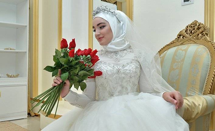 Кофе за 30 долларов и свадьба за 100 тысяч: как живут богатые люди Газы? (Raseef22, Ливан)