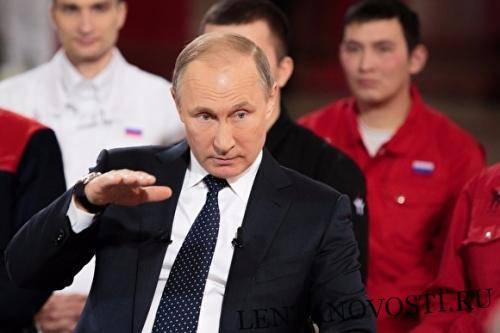 Расходы на функционирование Путина и его администрации превысят 100 млрд за три года