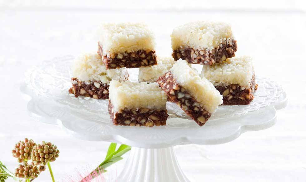 Чудо-пирожные на один укус: шоколадные квадратики с орешками