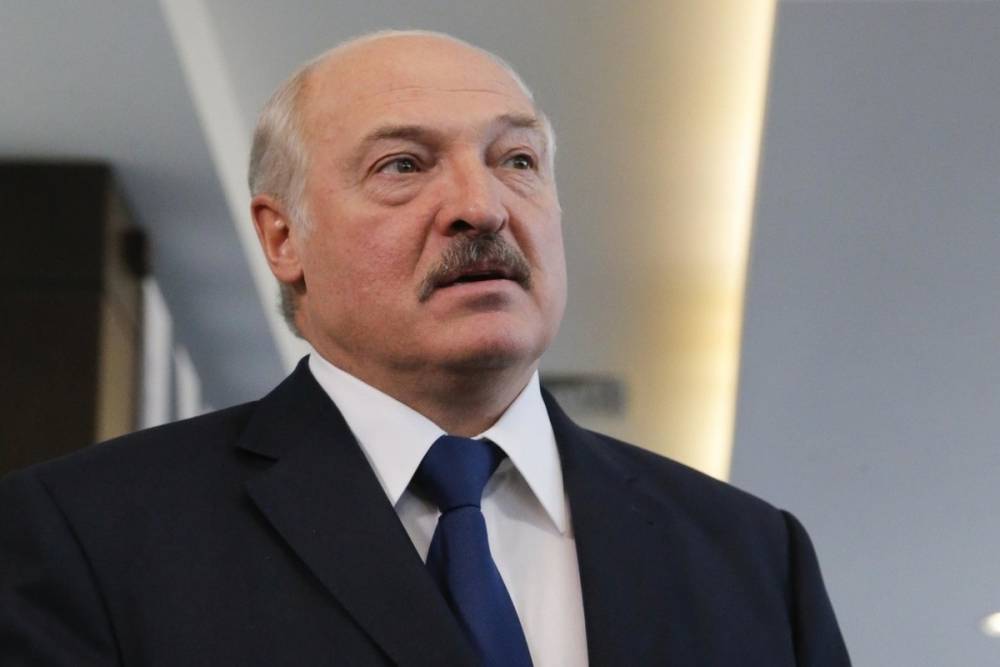 Лукашенко заявил об использовании Порошенко против России