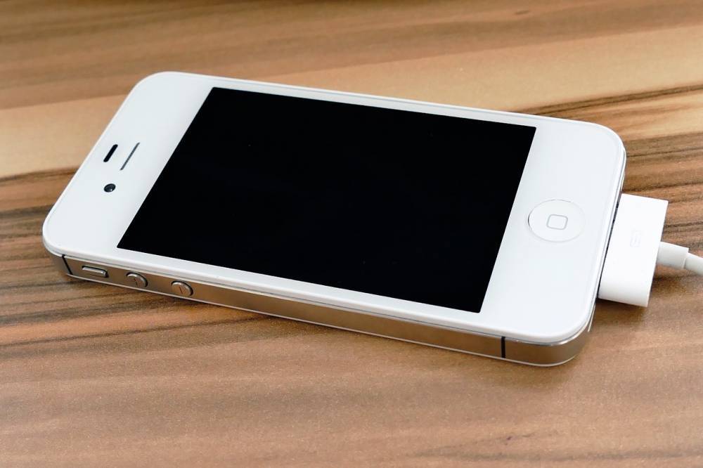 Новый IPhone 12 будет напоминать культовый iPhone 4