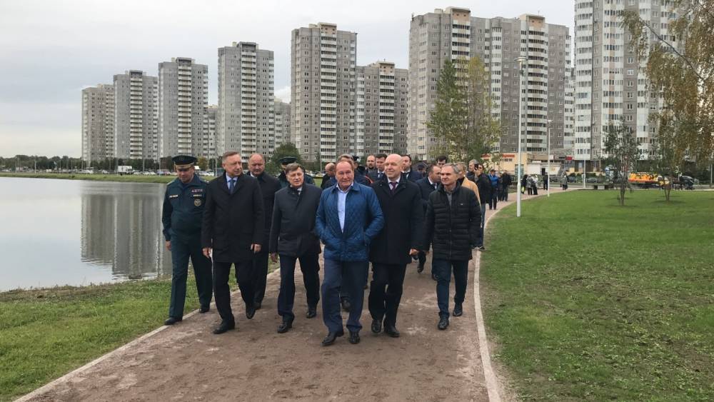 Беглов открыл парк «Героев-пожарных» во Фрунзенском районе