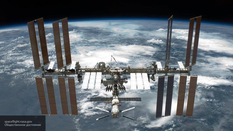 Космический центр ОАЭ попросил экипаж МКС помогать первому эмиратскому космонавту