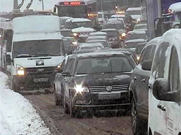 Инженеры придумали новый способ борьбы со снегом на дорогах