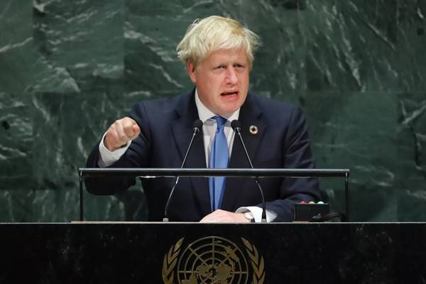 Британский премьер предупредил о нашествии «красноглазых терминаторов» из будущего, которые придут убивать людей