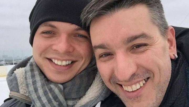 Российская гей-пара с усыновленными мальчиками попросила убежища в США