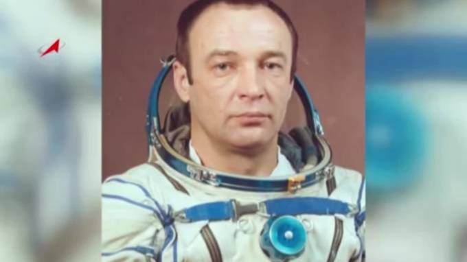 Умер Герой Советского Союза космонавт Геннадий Манаков