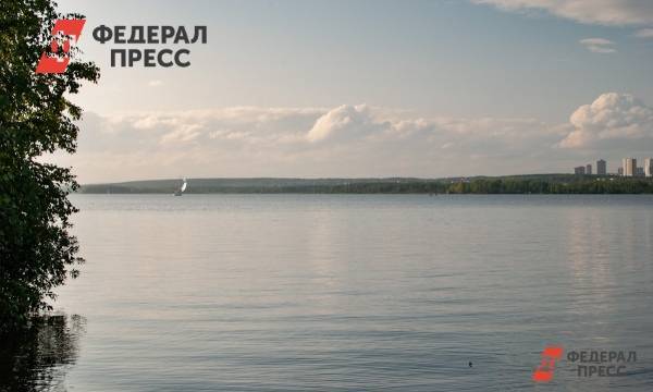В Томской области теплоход наполовину затонул из-за столкновения с баржей