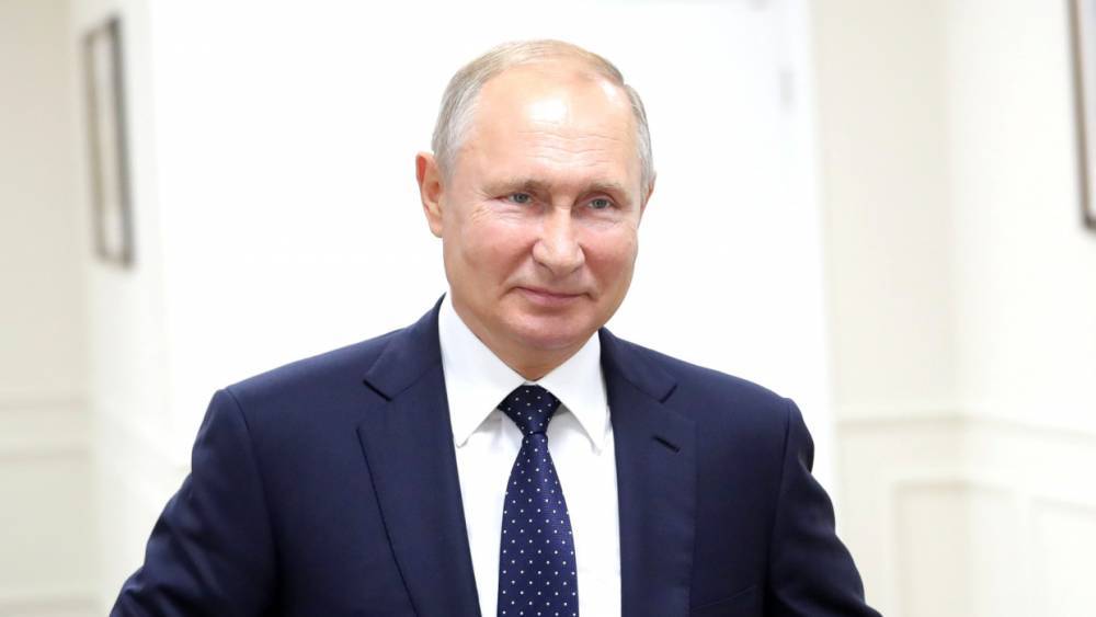 Президент Путин поздравил Олега Басилашвили с юбилеем