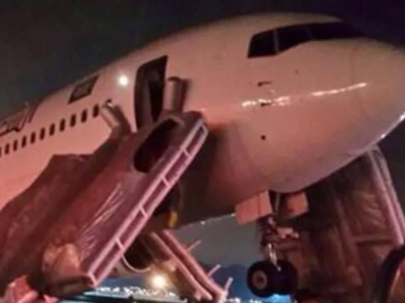 Стало известно, сколько заплатит Azur Air пассажирам загоревшегося Boeing-767