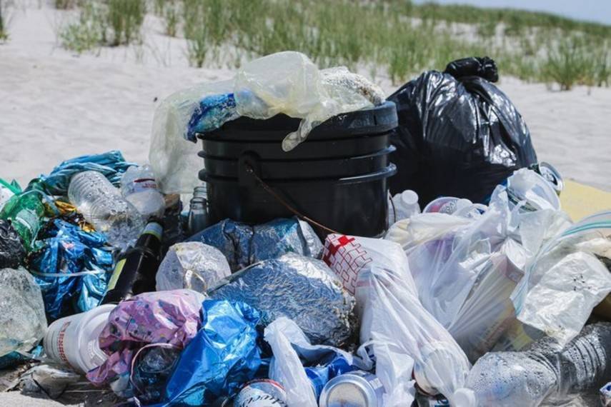 В Раде предлагают запретить часть пластиковых пакетов
