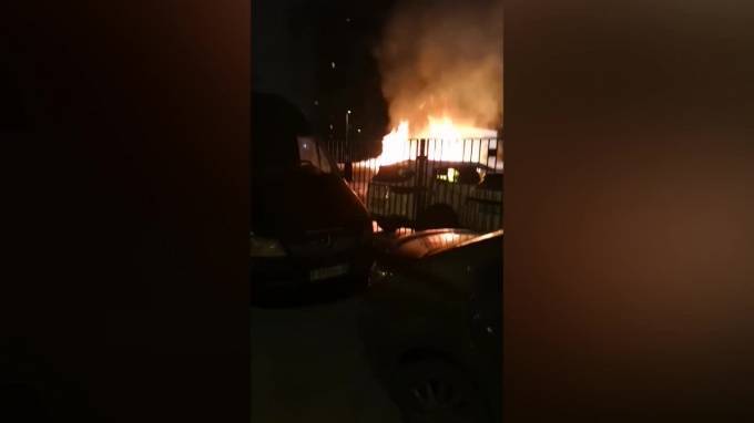 На стоянке Пловдивской улицы сгорел автомобиль