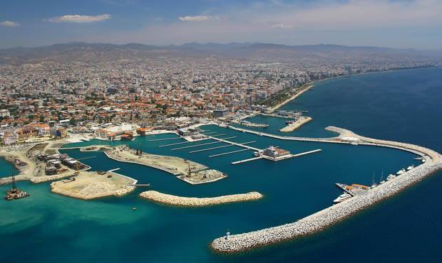 Петербургские чиновники потратят 8 млн рублей на «культурную» поездку на Кипр