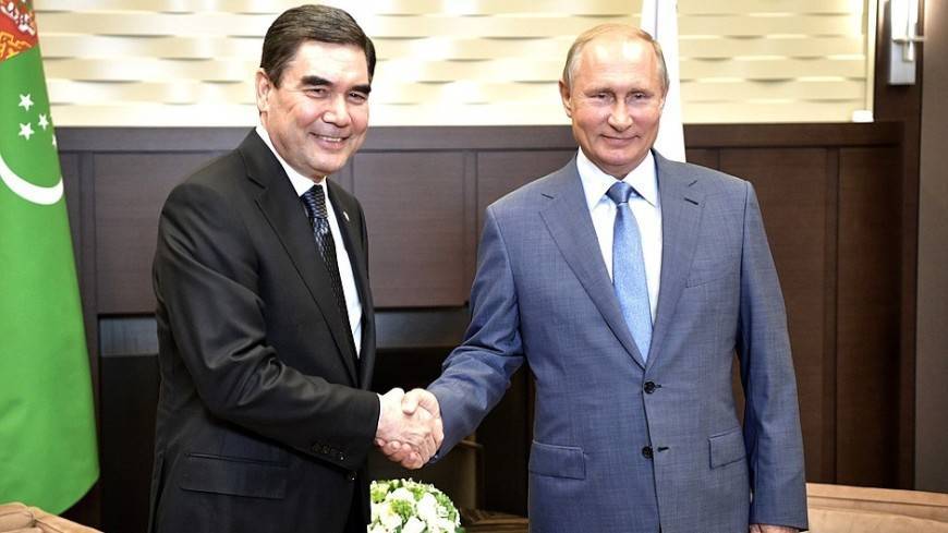 Путин поздравил Бердымухамедова с Днем независимости Туркменистана