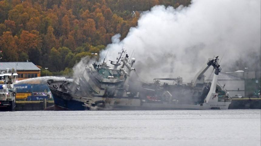 Горевший в Норвегии российский траулер «Бухта Наездника» затонул