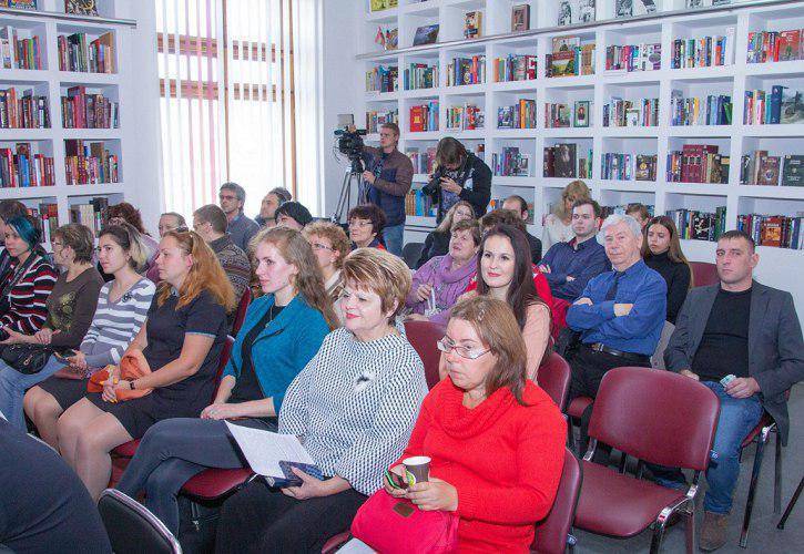 Российские писатели приехали на первый в ДНР фестиваль фантастики