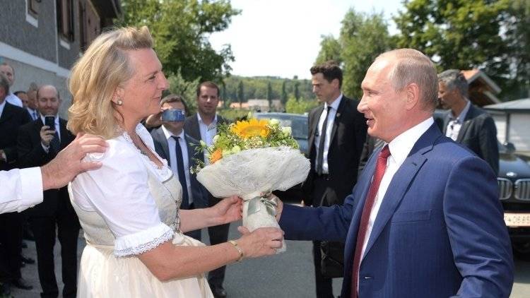 Экс-глава МИД Австрии заявила, что надеется встретиться с Путиным