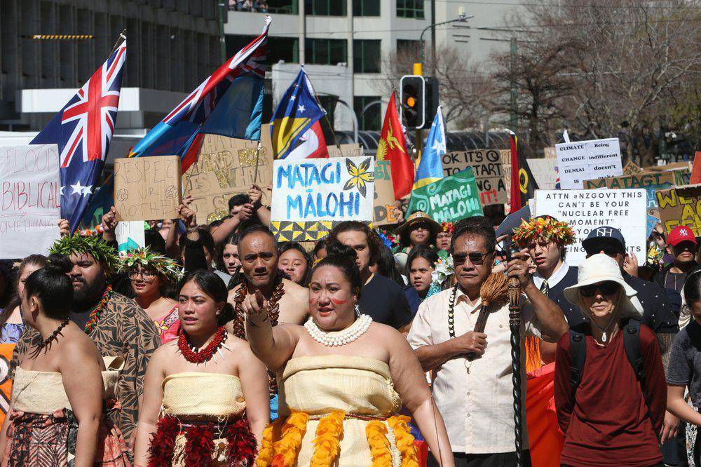 Вдохновлённые Гретой Тунберг протестуют в Новой Зеландии