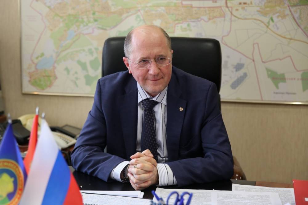 Глава Красносельского района ответит на вопросы жителей по телефону