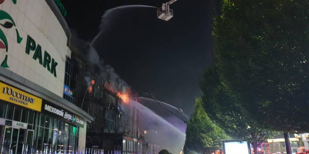Кадыров приказал найти поющего "гори-гори ясно" во время пожара в грозненском ТЦ