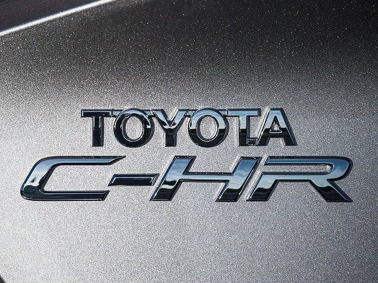 Продажи обновленного кроссовера Toyota C-HR начнутся до конца 2019 года