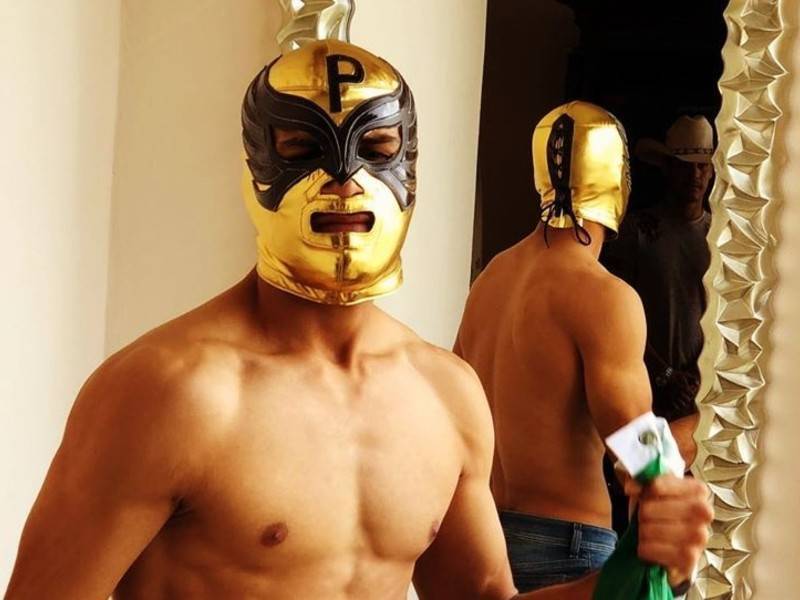 Бойцы UFC устроили драку в отеле Мехико