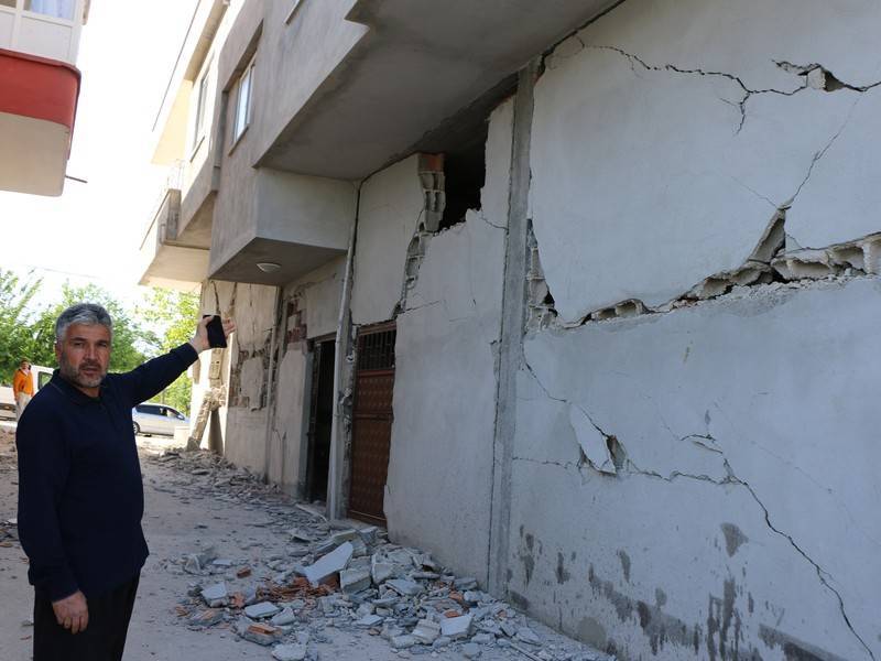 Восемь человек пострадали из-за землетрясения в Турции