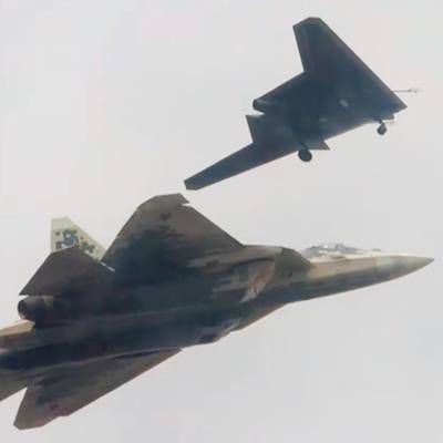 Беспилотник "Охотник" и Су-57 впервые совершили совместный полет