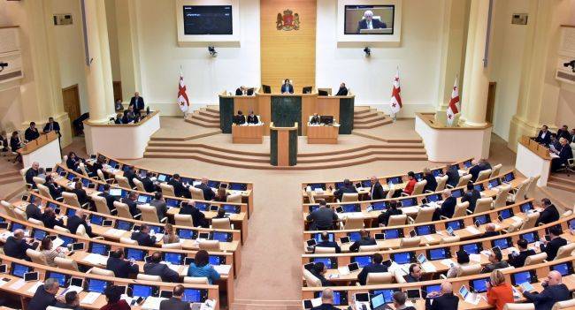 Главу МИД Грузии вызвали в парламент из-за встречи с Лавровым