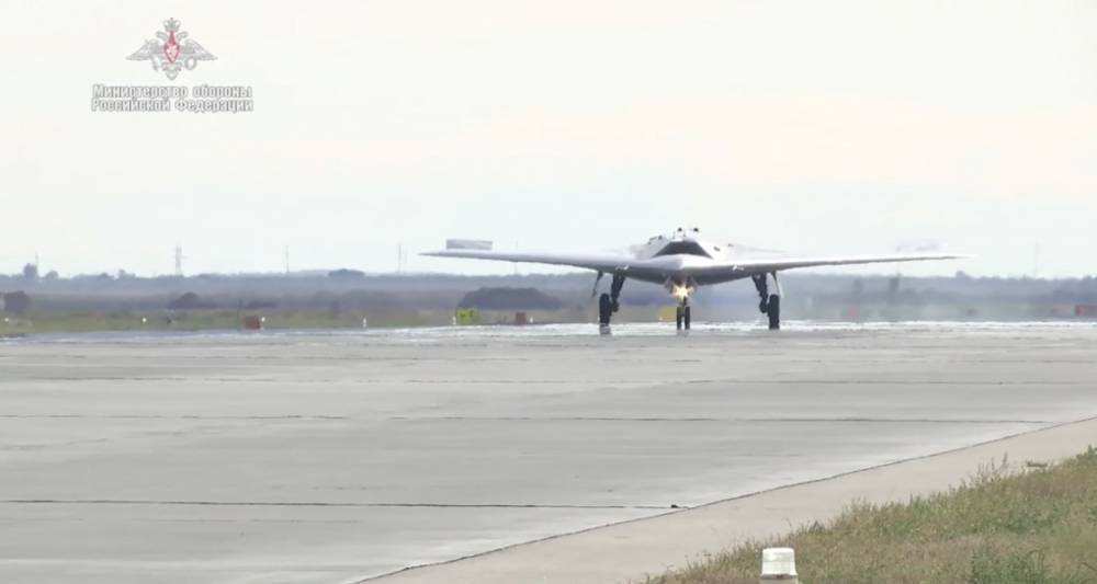 "Охотник" совершил первый совместный полет с Су-57