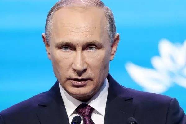 Путин: не нужно забрасывать экономику деньгами