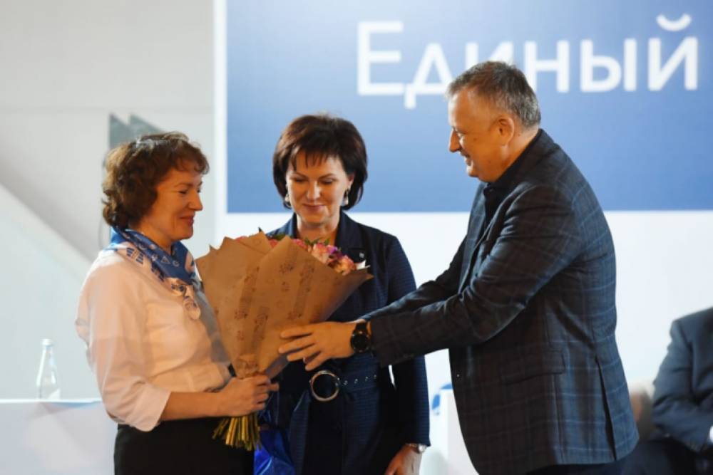 Губернатор Ленинградской области наградил  «Лучшего работника центра занятости населения»