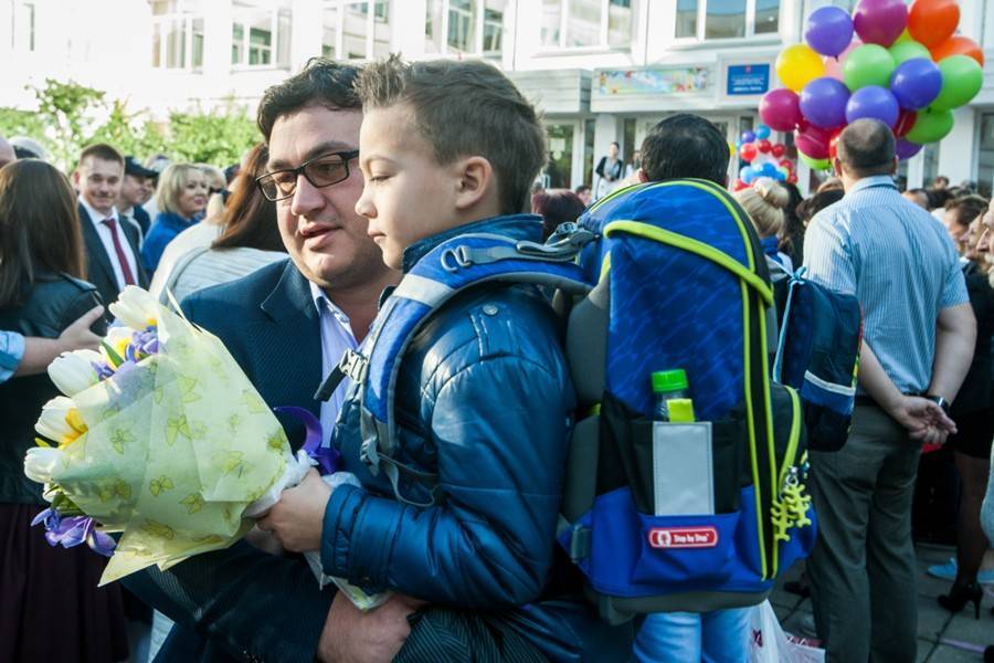 Более 30 рюкзаков забыли в наземном транспорте Москвы с 1 сентября