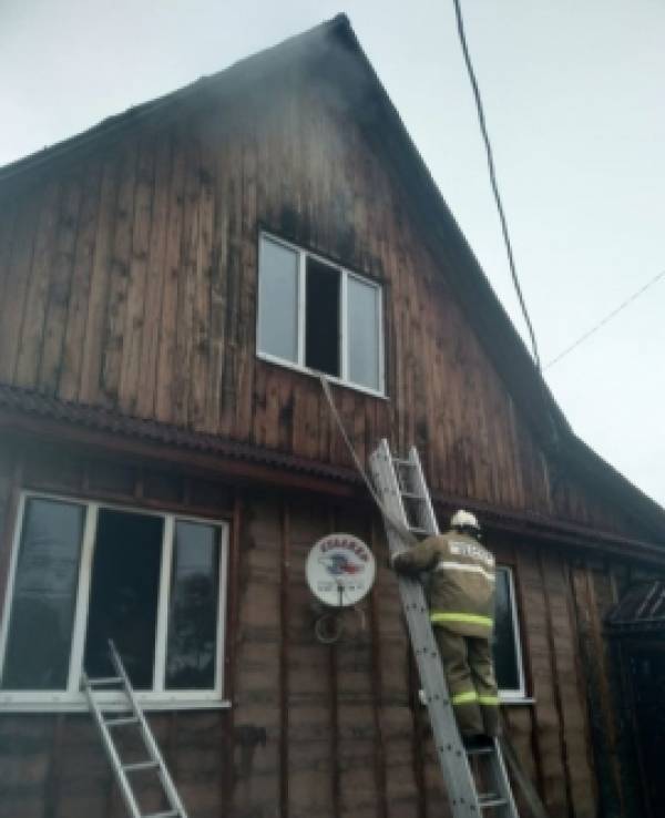 Пожар в квартире унес жизнь пенсионера в Хакасии