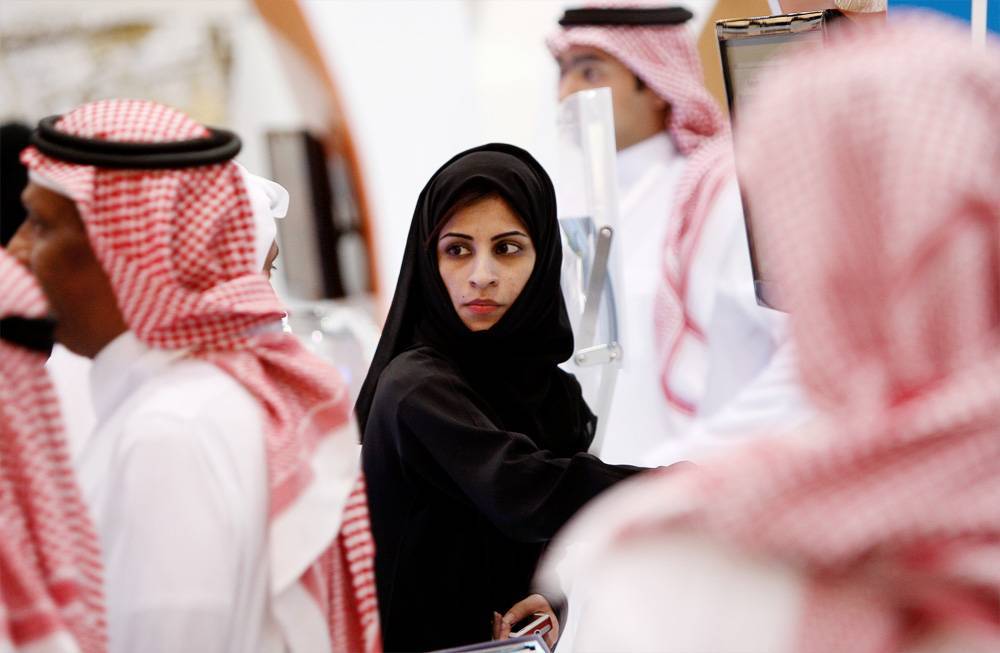 Саудовская Аравия упростит дресс-код для иностранных туристок и разрешит им приезжать без сопровождения мужчины