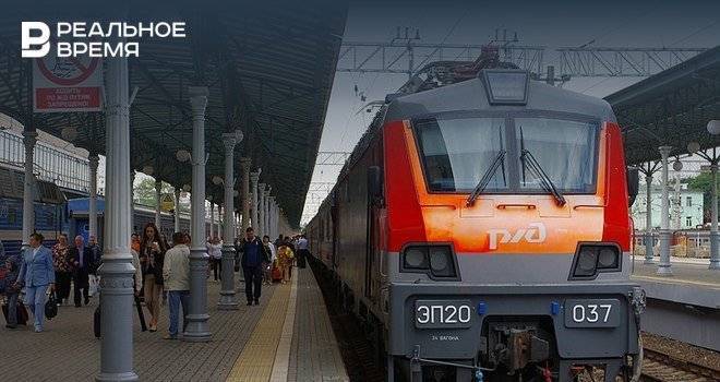 Пожилые пассажиры смогут путешествовать поездом в октябре за полцены