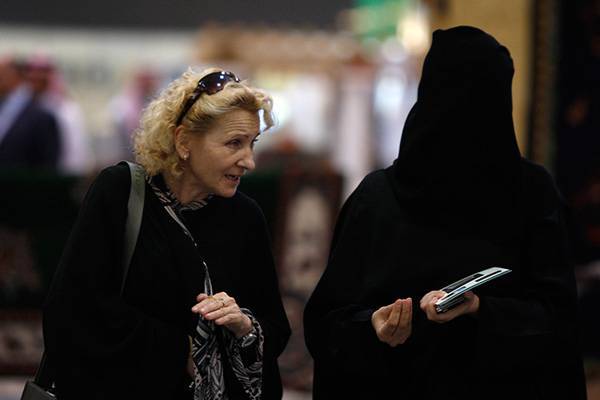Саудовская Аравия вводит туристические визы. Иностранки смогут приезжать без сопровождения мужчин и не носить абайю