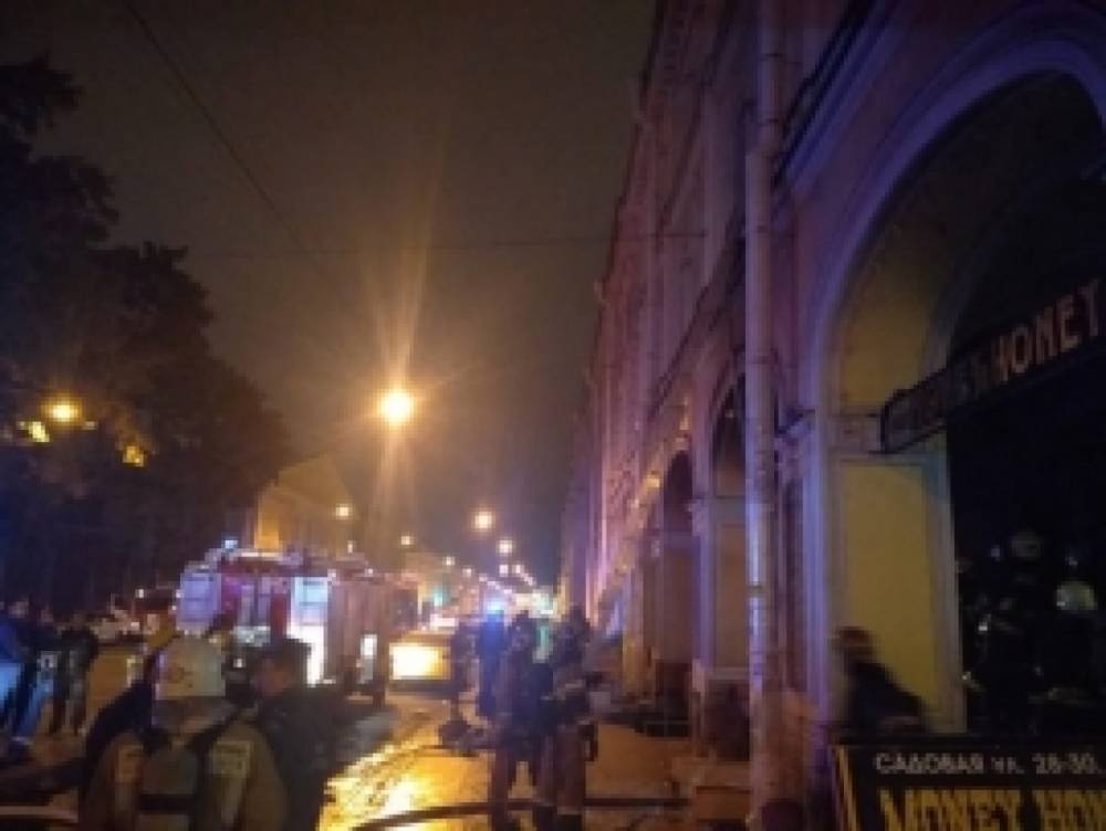 Пожар на Садовой улице ликвидирован силами 81 спасателя