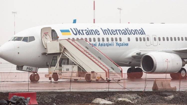 Украинский министр назвал опасным возобновление авиасообщения с Россией